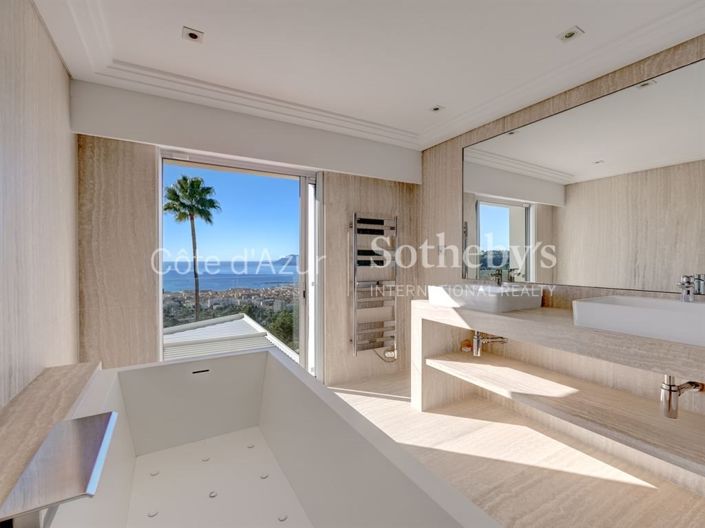 Image No.16-5 Bed House for sale