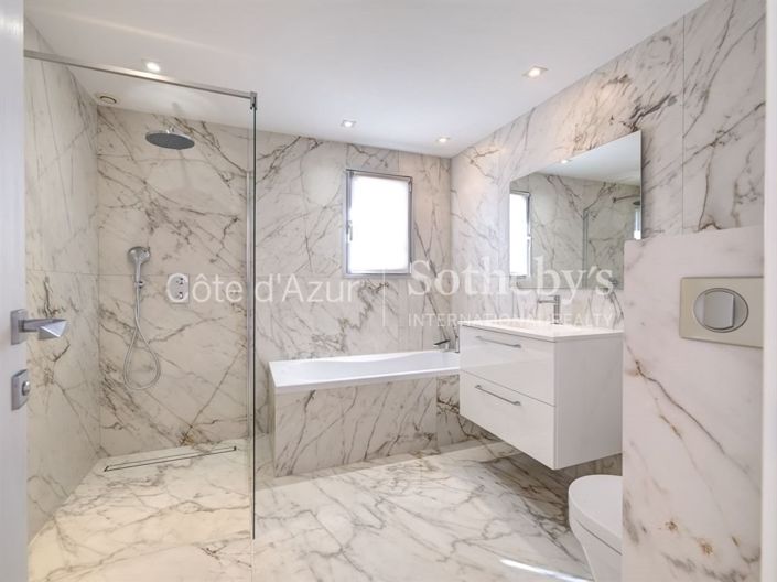 Image No.19-5 Bed House for sale