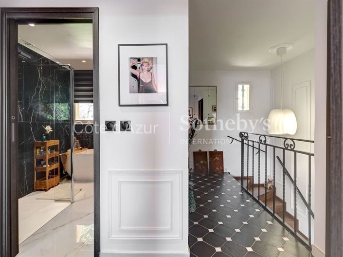 Image No.7-2 Bed House for sale