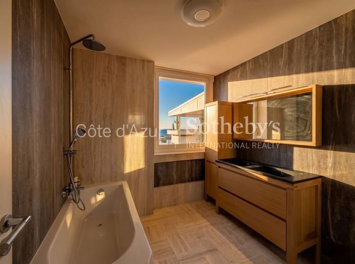 Image No.11-3 Bed Apartment for sale