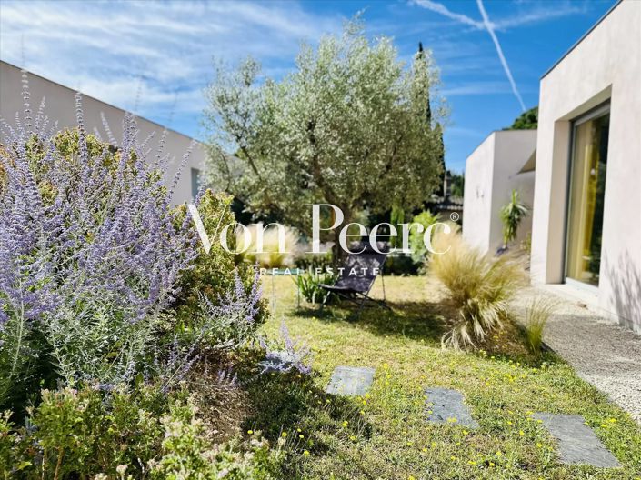 Image No.16-5 Bed House for sale