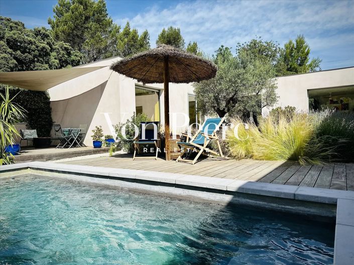 Image No.8-5 Bed House for sale