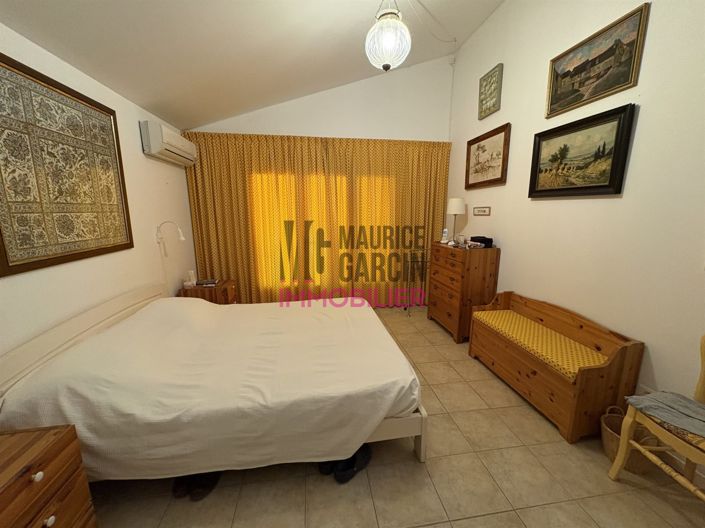 Image No.12-3 Bed House for sale