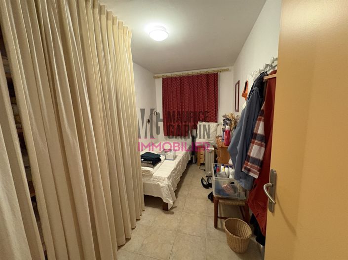 Image No.15-3 Bed House for sale