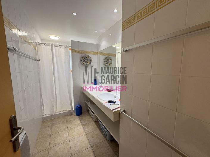 Image No.18-3 Bed House for sale