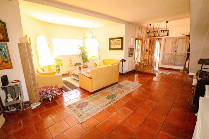 Image No.16-4 Bed House for sale