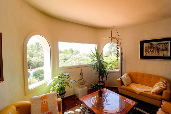 Image No.24-4 Bed House for sale