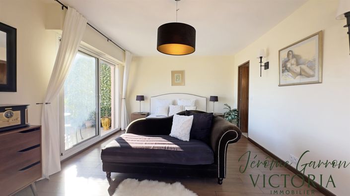 Image No.10-3 Bed Apartment for sale