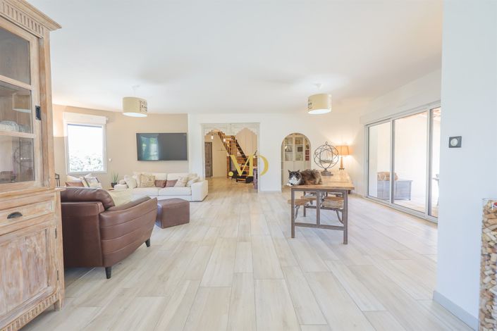Image No.19-7 Bed House for sale