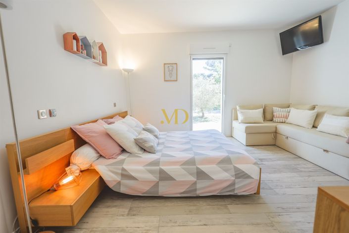 Image No.26-7 Bed House for sale