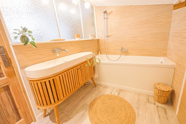 Image No.34-7 Bed House for sale