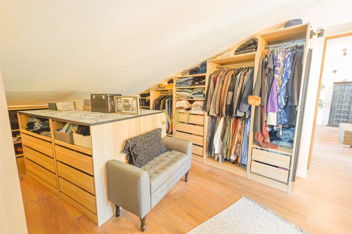 Image No.36-7 Bed House for sale