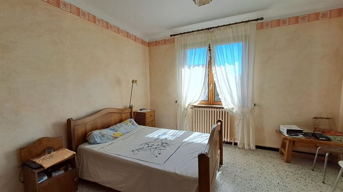 Image No.11-3 Bed House for sale