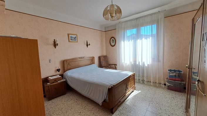 Image No.13-3 Bed House for sale