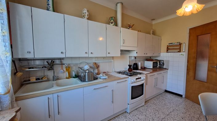 Image No.8-3 Bed House for sale
