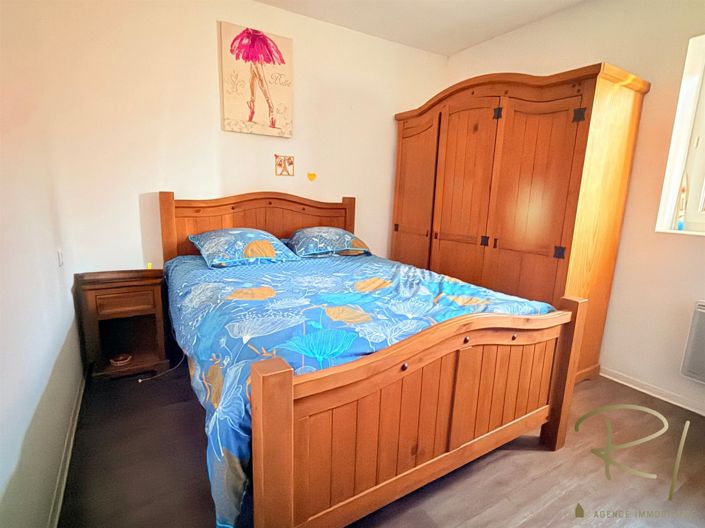 Image No.8-3 Bed House for sale