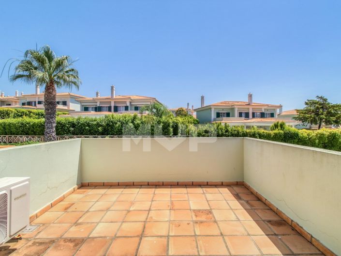 Image No.26-4 Bed House for sale