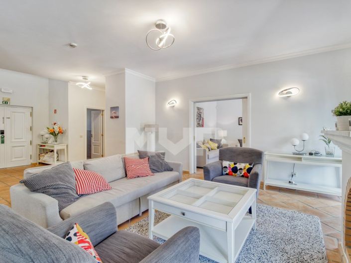 Image No.6-4 Bed House for sale