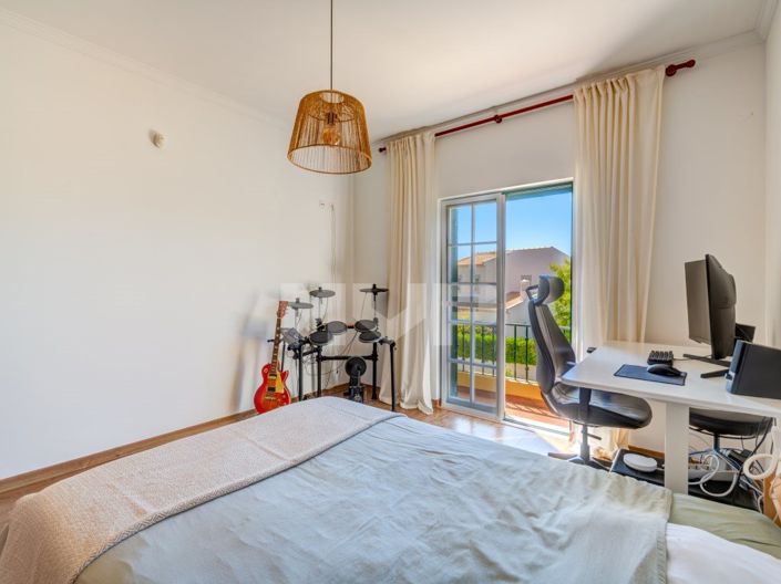 Image No.24-5 Bed House for sale