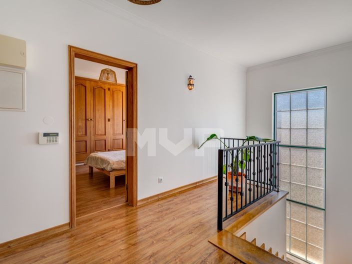 Image No.26-5 Bed House for sale