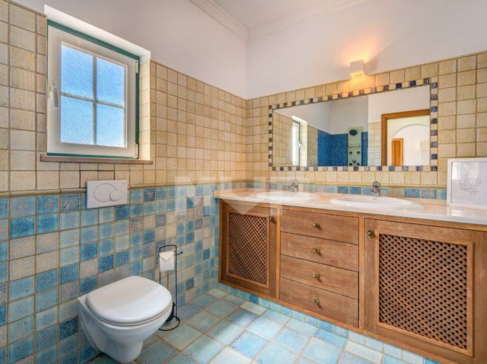 Image No.30-5 Bed House for sale