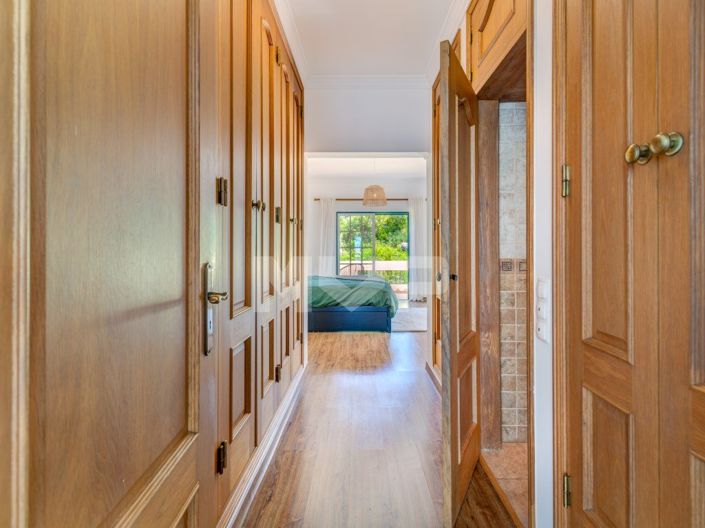 Image No.33-5 Bed House for sale