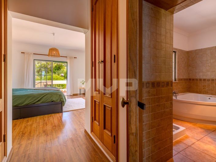 Image No.35-5 Bed House for sale