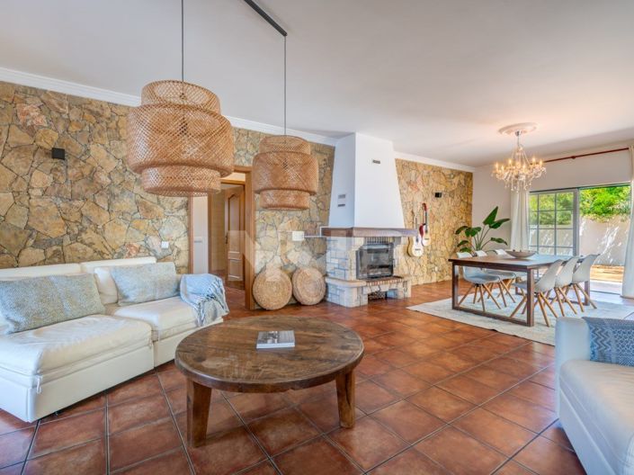 Image No.4-5 Bed House for sale