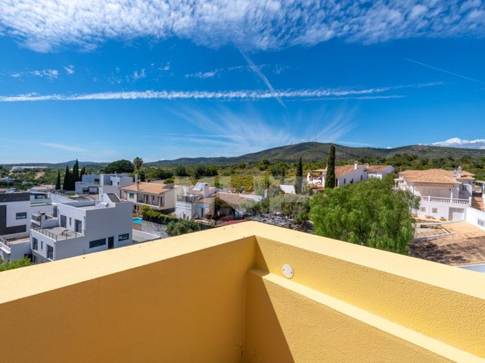 Image No.50-5 Bed House for sale