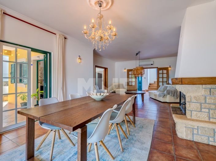 Image No.6-5 Bed House for sale