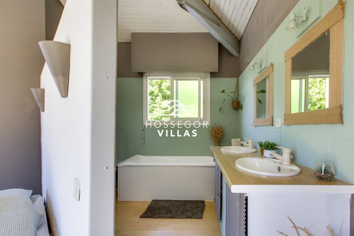 Image No.10-3 Bed House for sale