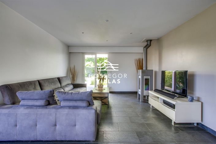 Image No.8-3 Bed House for sale