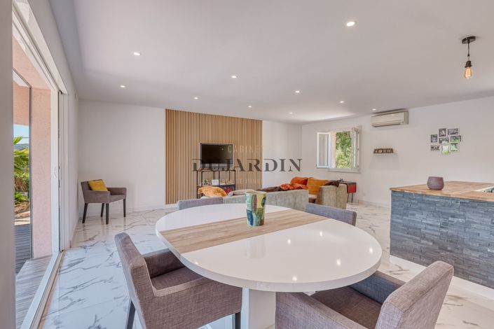 Image No.6-3 Bed House for sale