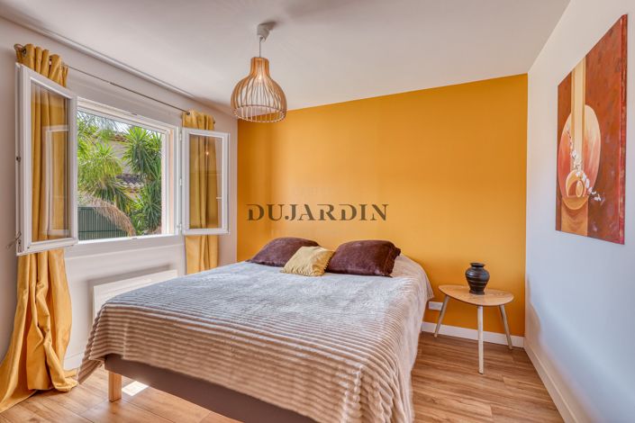 Image No.8-3 Bed House for sale