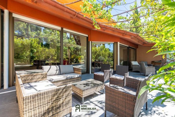 Image No.2-6 Bed House for sale