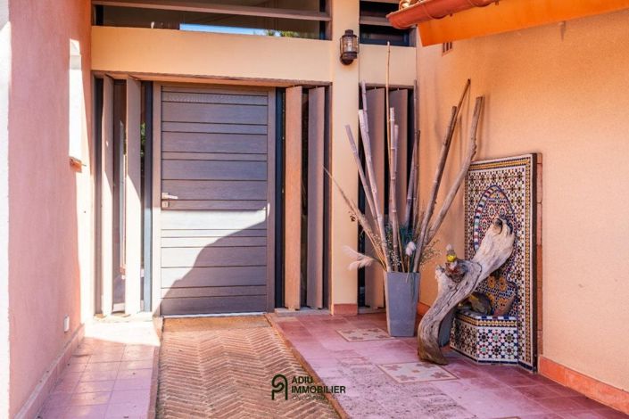 Image No.6-6 Bed House for sale