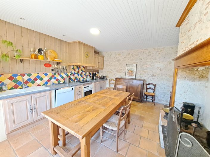 Image No.21-6 Bed House for sale