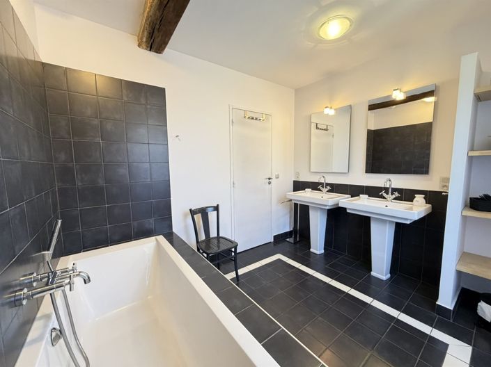 Image No.27-5 Bed House for sale