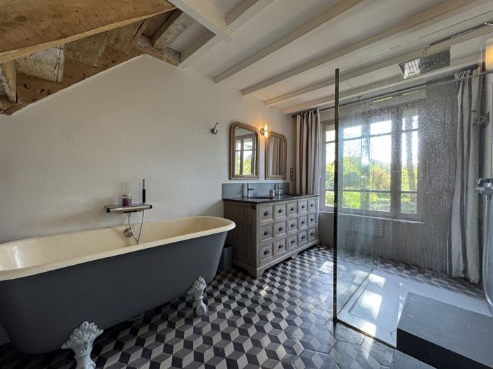 Image No.17-5 Bed House for sale