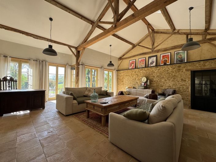 Image No.8-5 Bed House for sale
