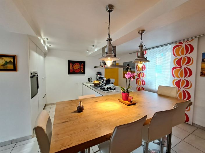 Image No.10-4 Bed House for sale