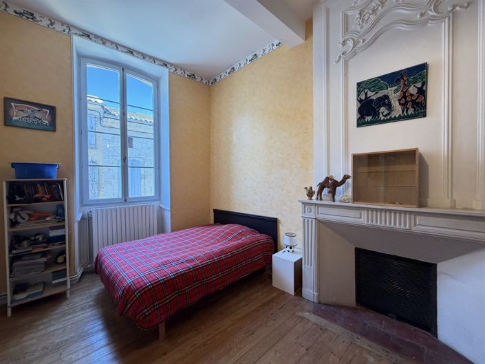 Image No.18-5 Bed House for sale