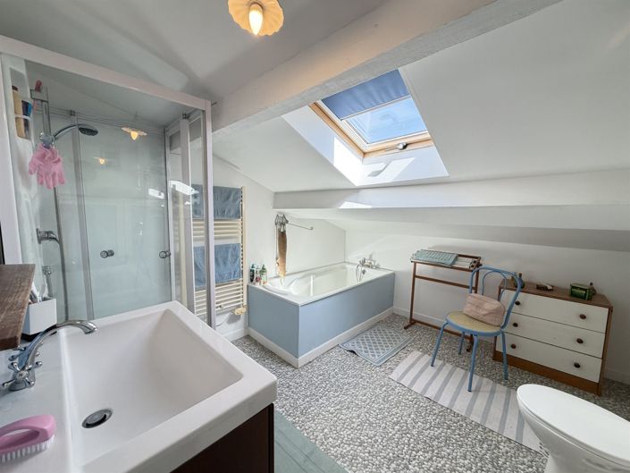 Image No.19-5 Bed House for sale