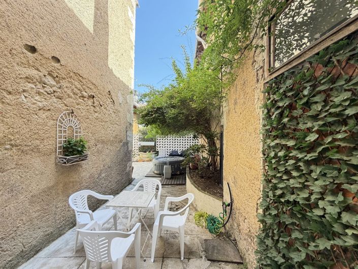 Image No.23-5 Bed House for sale