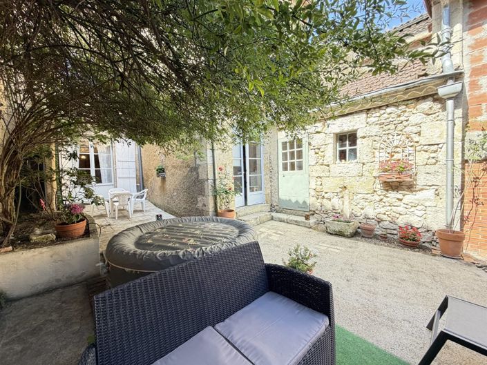 Image No.24-5 Bed House for sale