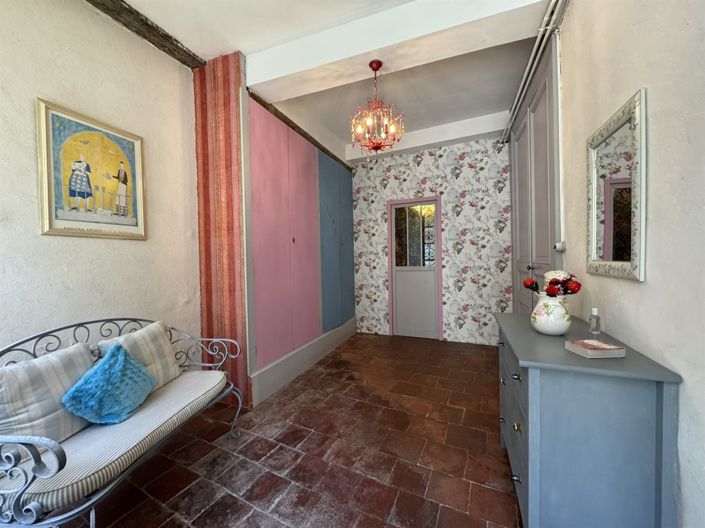 Image No.3-5 Bed House for sale