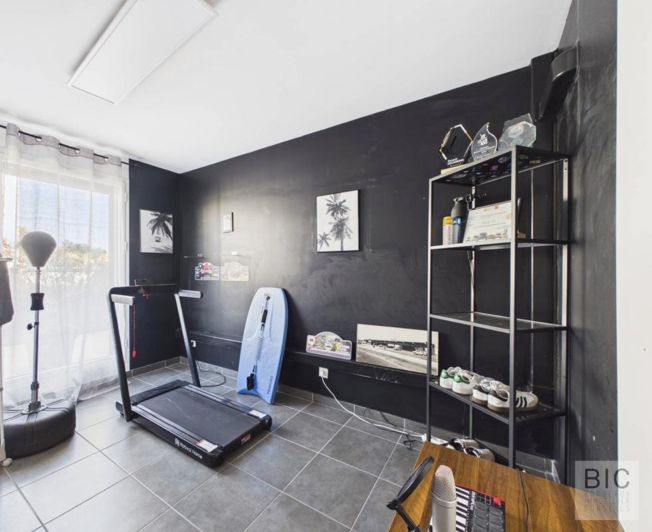 Image No.10-3 Bed Apartment for sale
