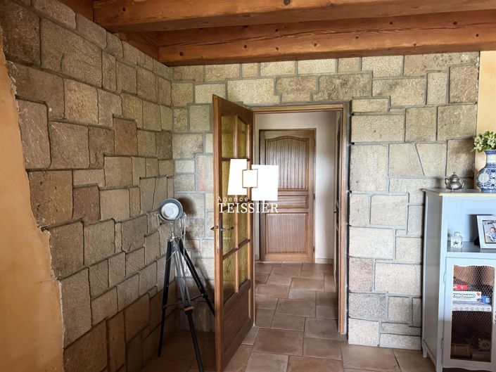 Image No.9-3 Bed House for sale