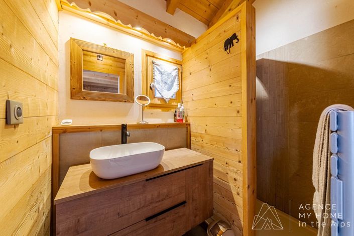 Image No.16-6 Bed House for sale