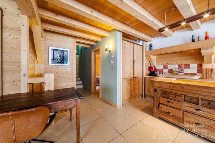 Image No.17-6 Bed House for sale